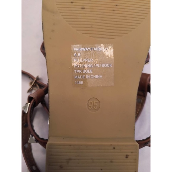 Madden Girl Fairway Sandals Women's 9.5 Tan Strappy Studded Ankle Strap Buckle - Picture 2 of 14